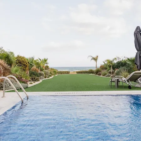 Eros Retreats Beachfront Villa *