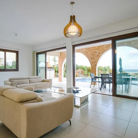 Villa Eros Retreats Beachfront Ayia Napa