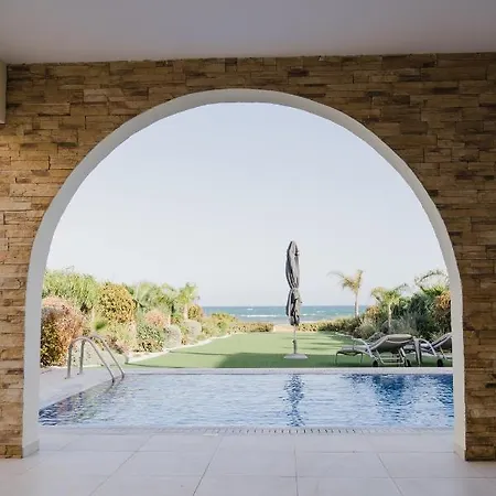 Eros Retreats Beachfront فيلة أيا نابا
